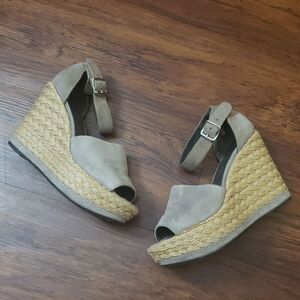 Stuart Weitzman Grey Chic Feminine Summer Suede Wedge Platform Sandals Size 7